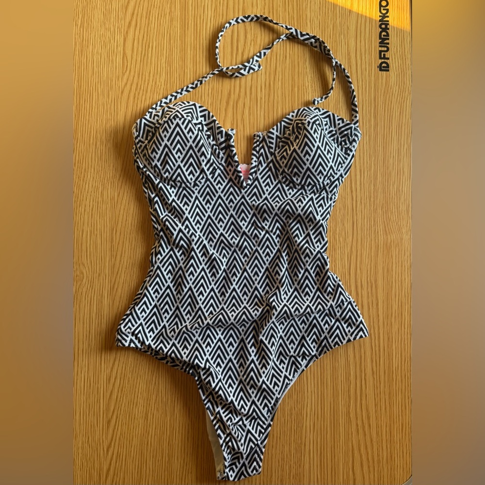 UK Pistol Panties Geometric front notch ONE PIECE halter